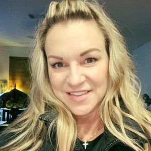 Meet your Posher, Carrie